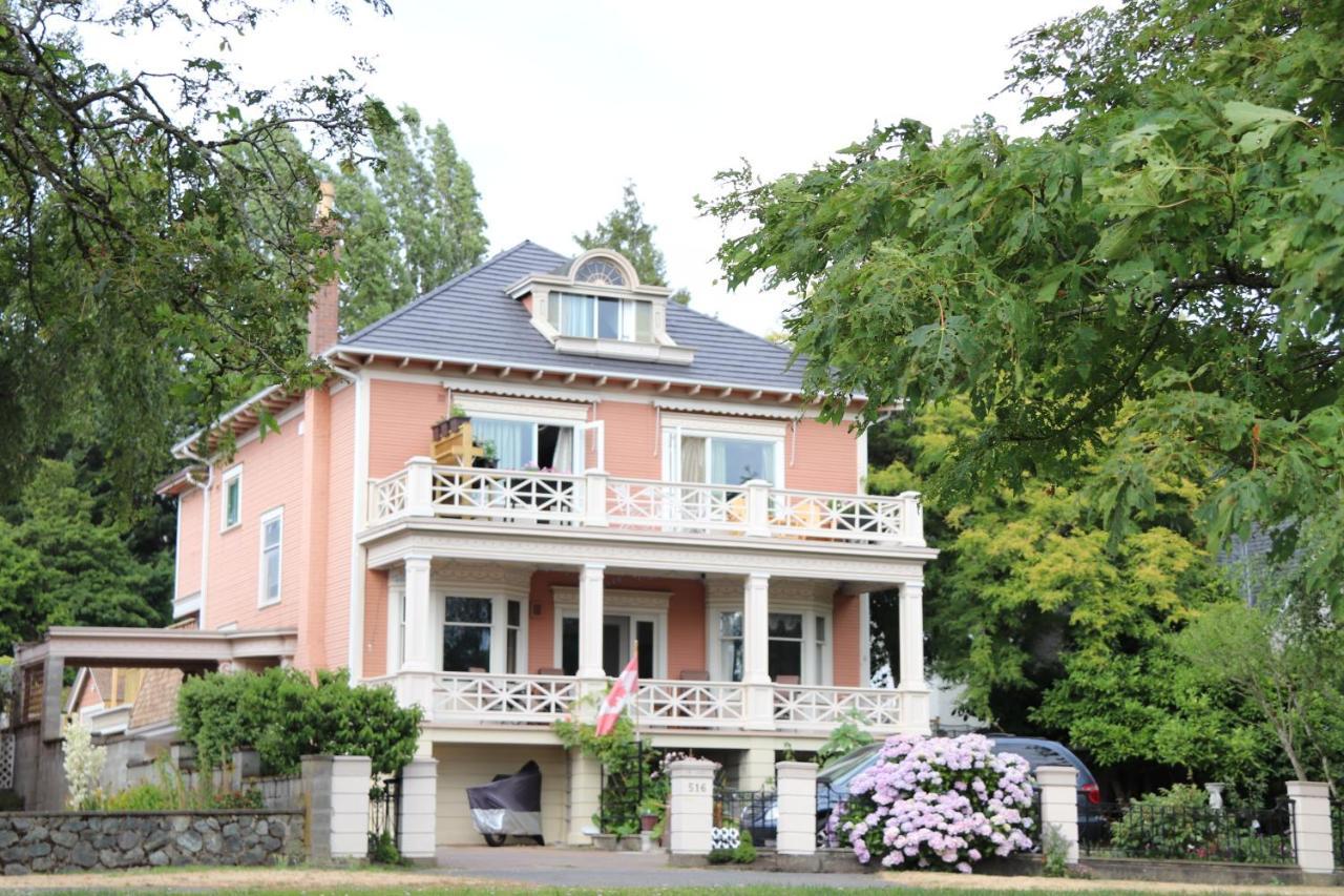 Lipton Place By Elegant Waterfront Victoria Exterior photo