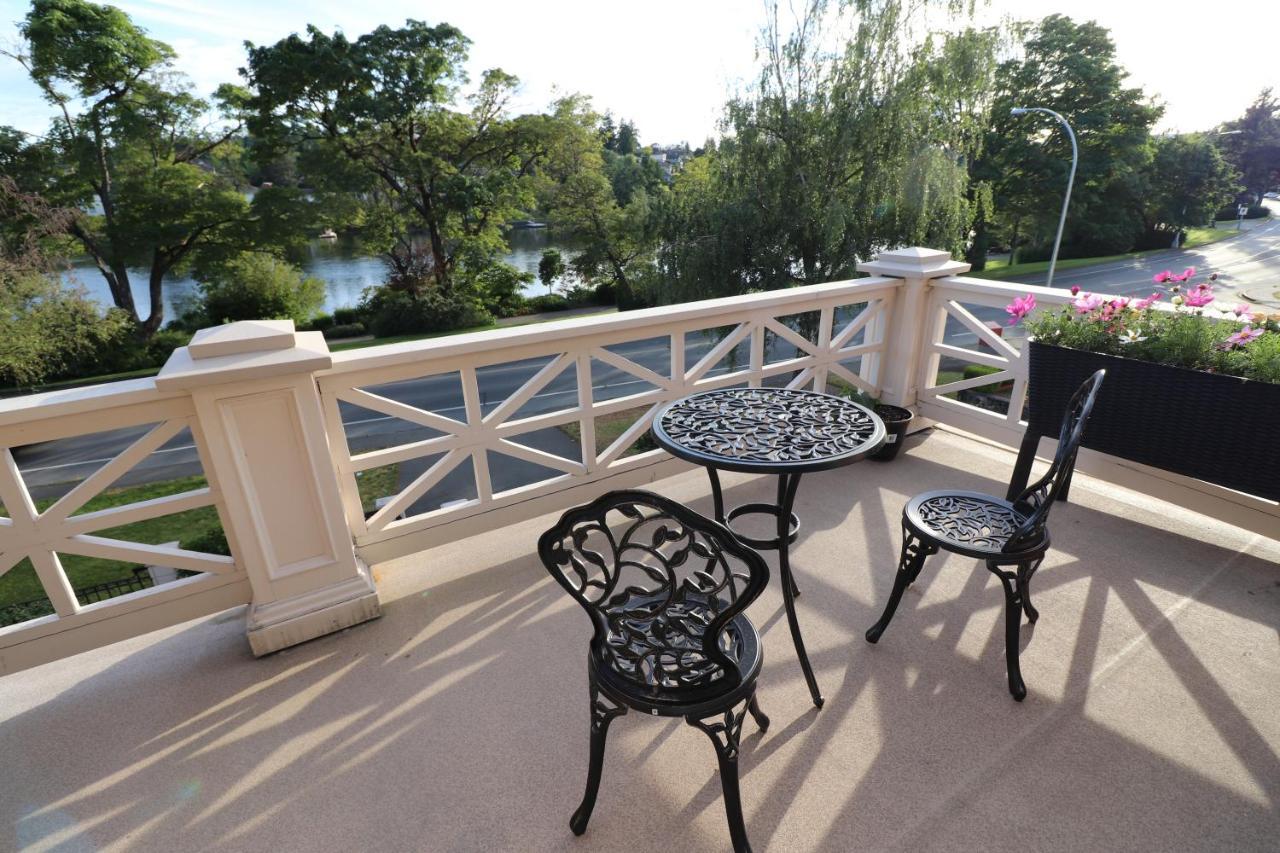 Lipton Place By Elegant Waterfront Victoria Exterior photo